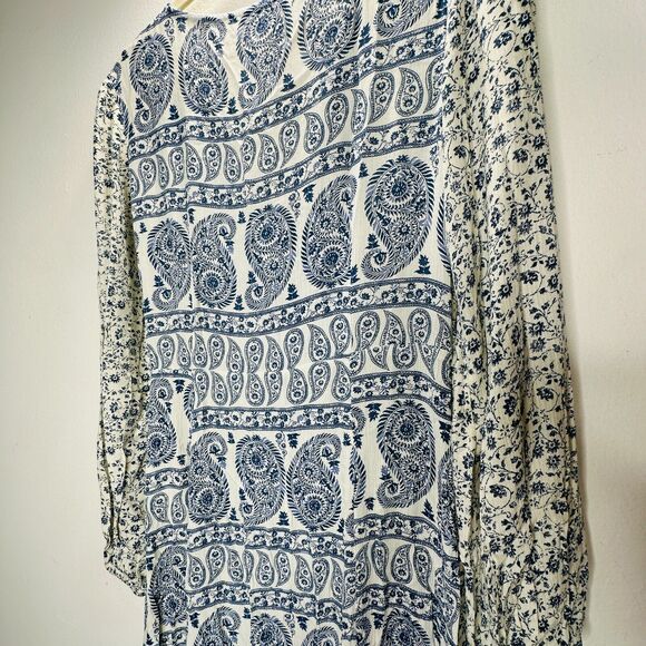 Stradivarius Off White & Blue Floral Paisley Print Long Sleeve V-Neck Maxi Dress - Picture 12 of 16